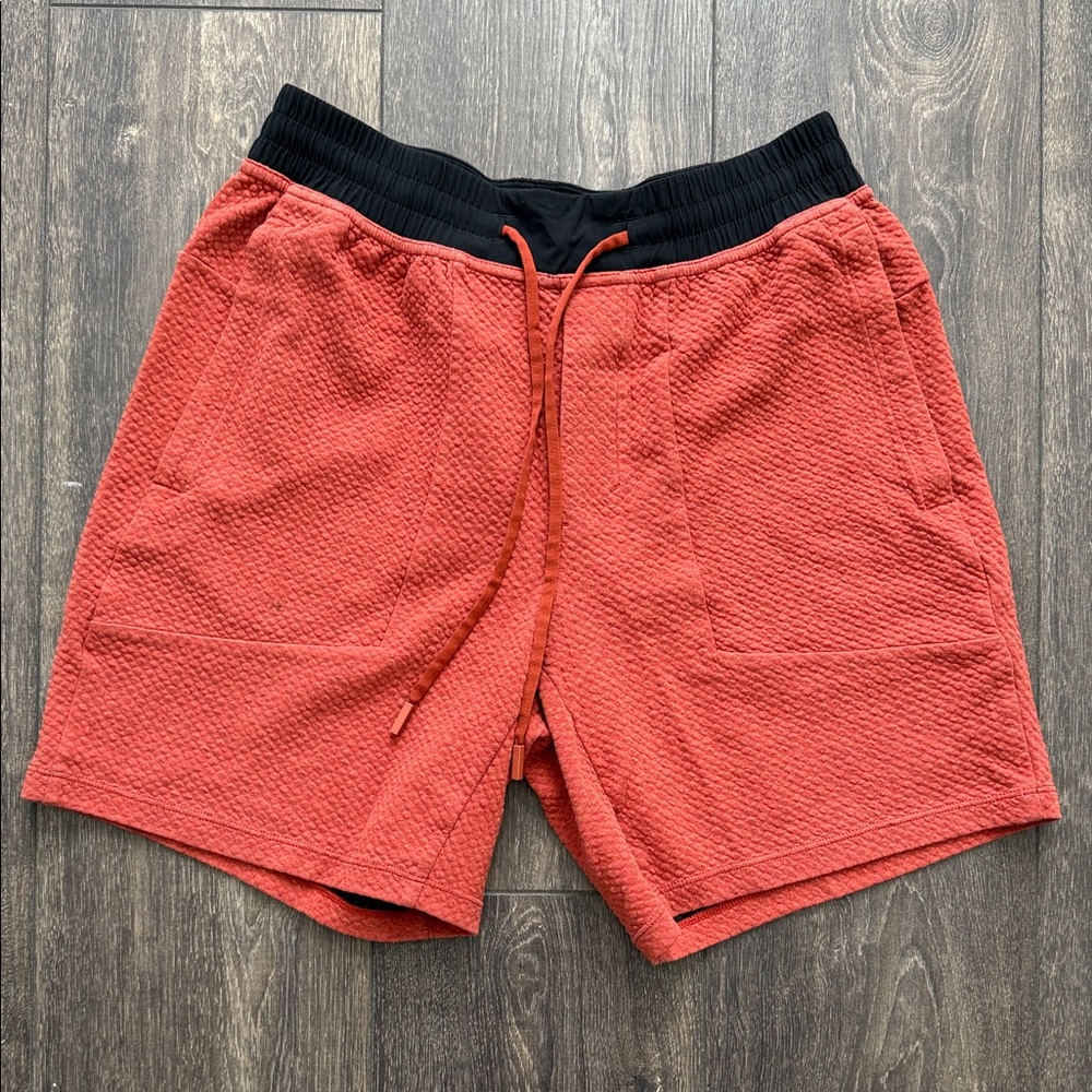 Men's Orange Lululemon Textured Double Knit Shorte - 7” - Size Medium